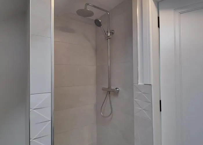 Daire Lighthouse View Garryvoe